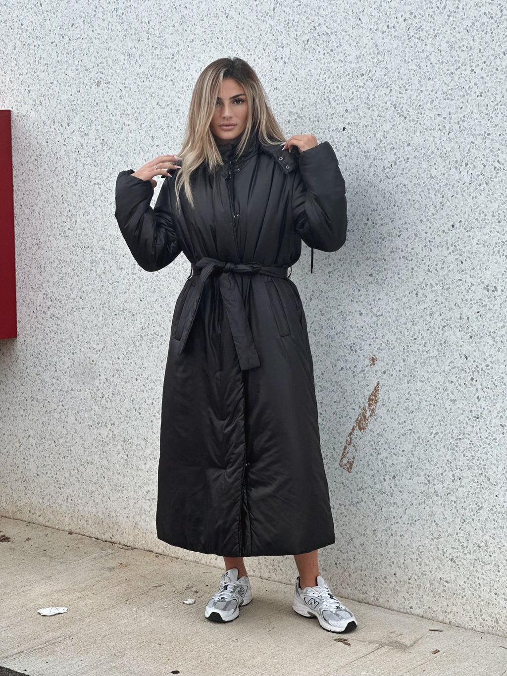 Lång Pufferkappa med Huva & Skärp