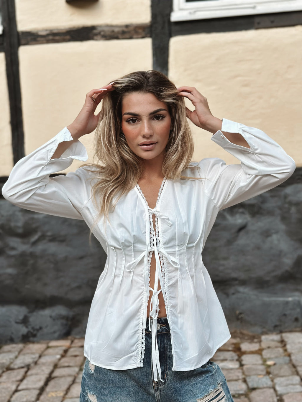 snörblus i bomullsblandning