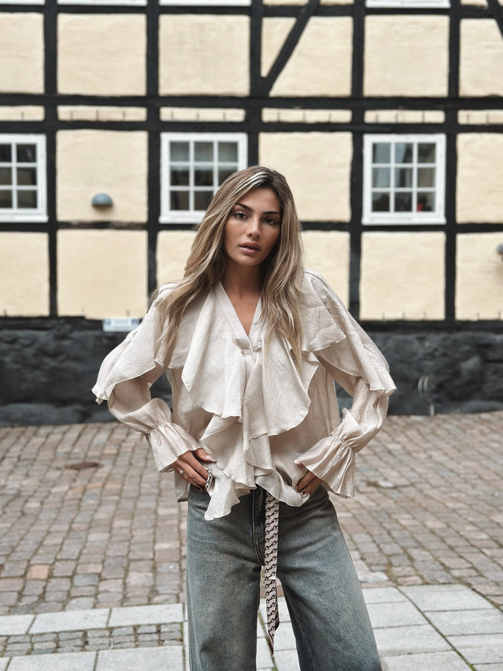 Volangblus i lyxig Tencel – Made in Italy