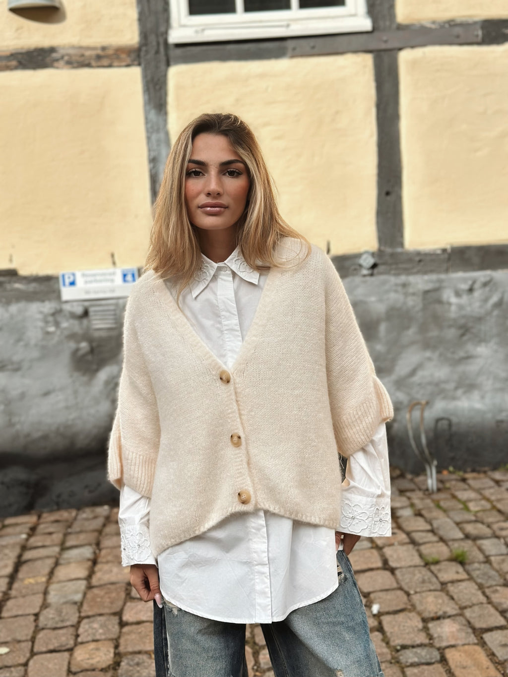 Stickad mohairkofta – ljusbeige