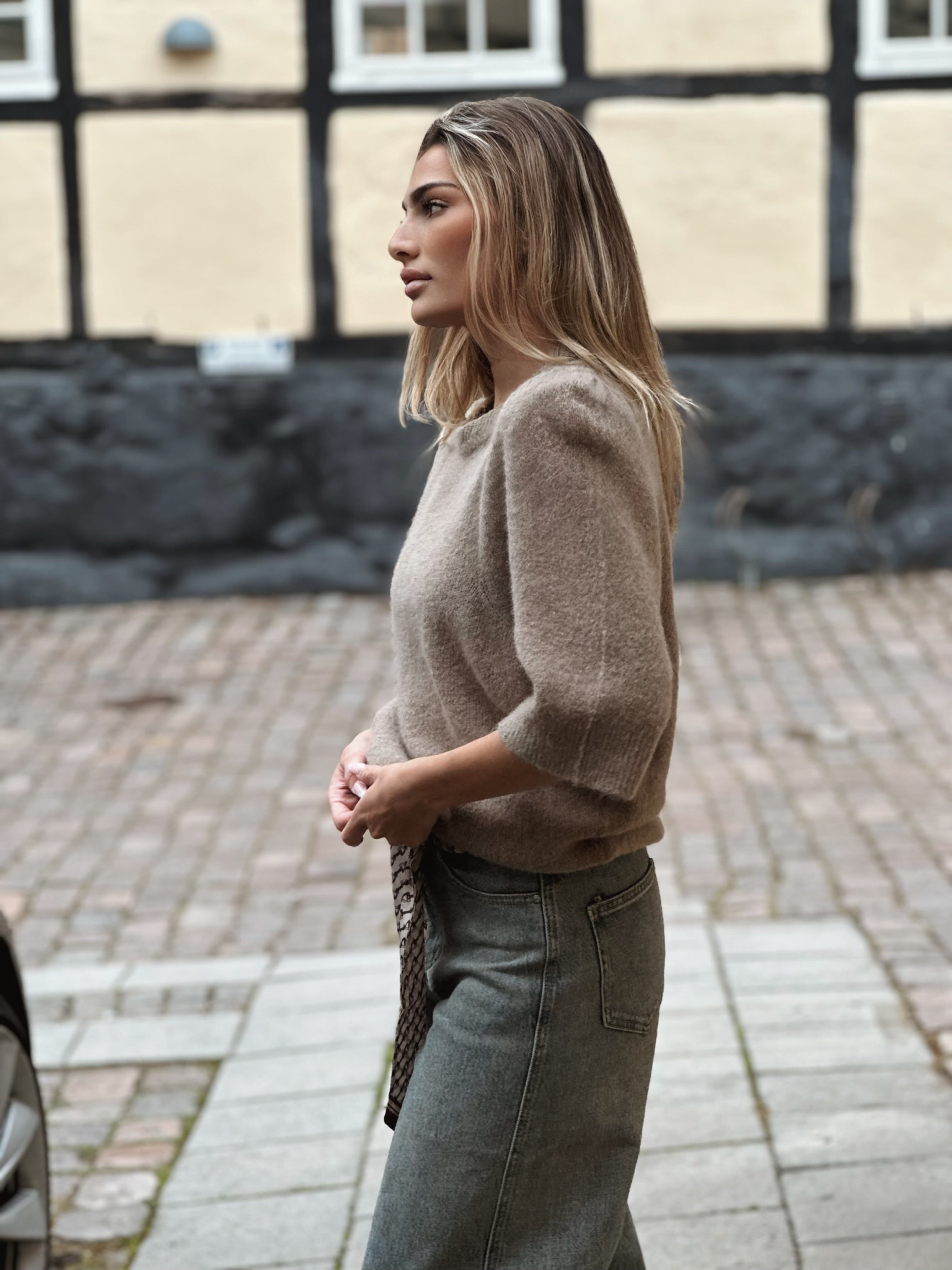 Stickad tröja i Babyalpaca