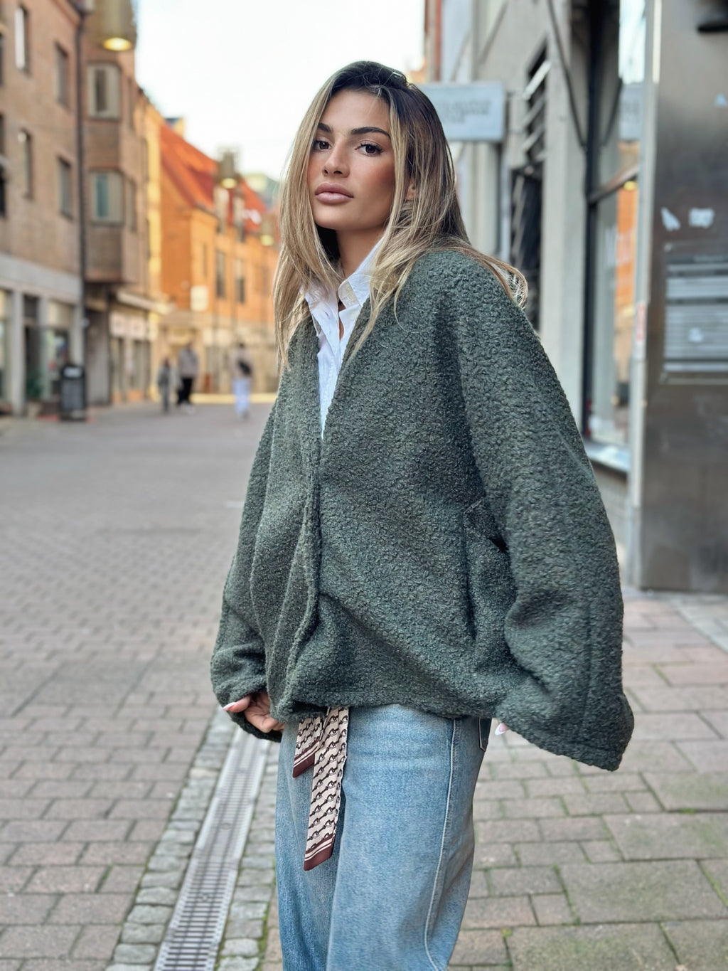 Kort oversized teddyjacka