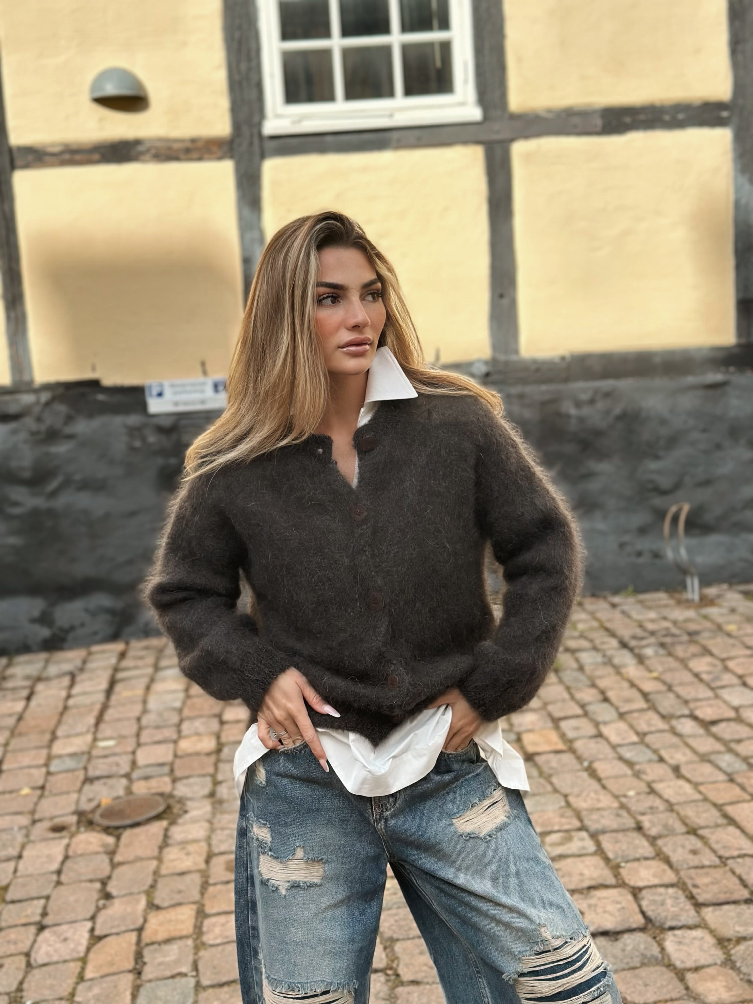 Mohairkofta med knappar – beige & mörkbrun