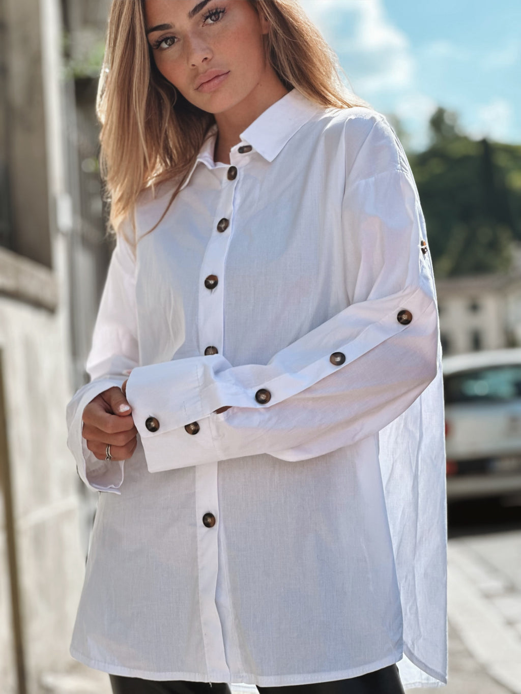 Trendig skjorta med knappar