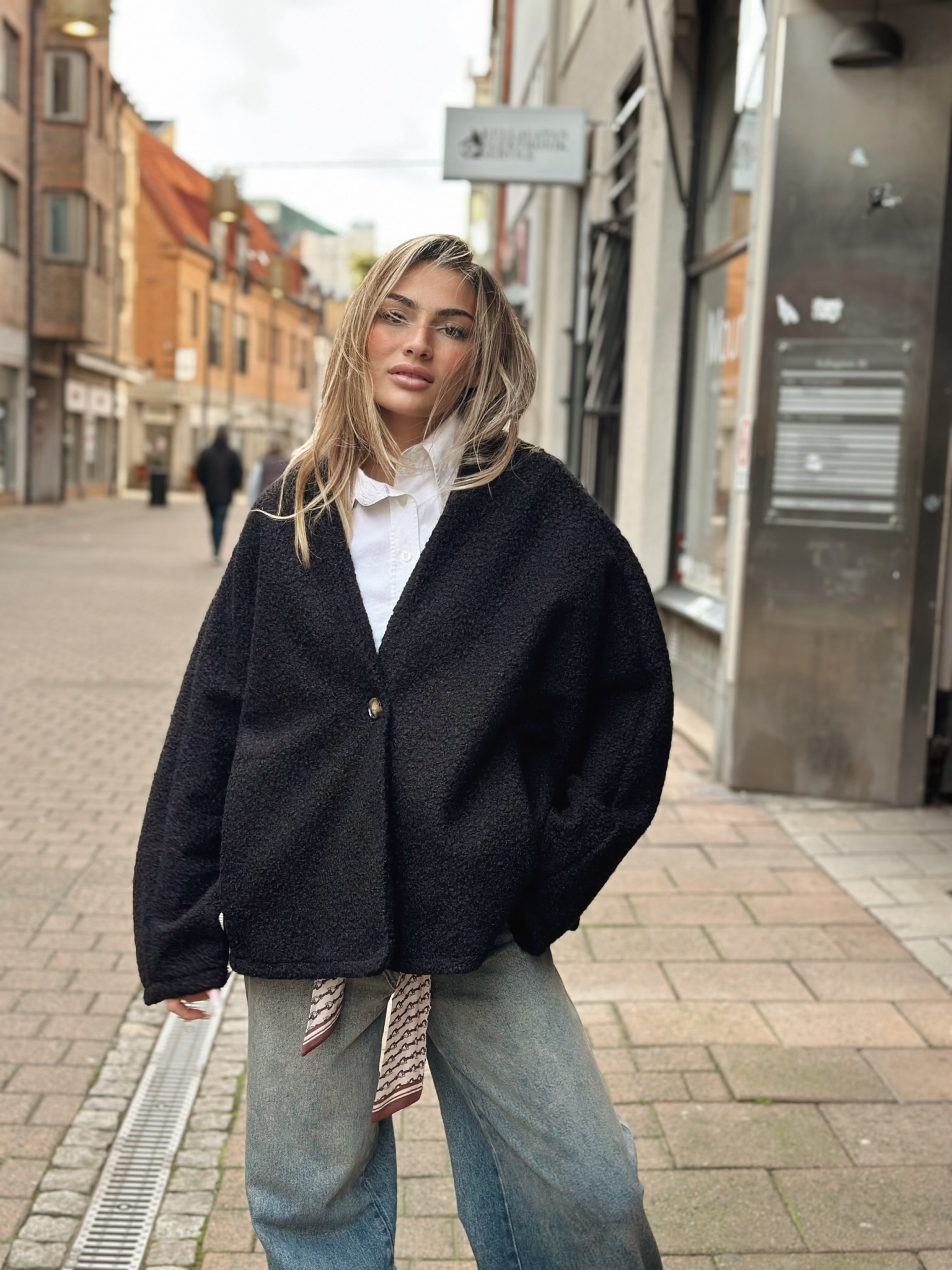 Kort oversized teddyjacka