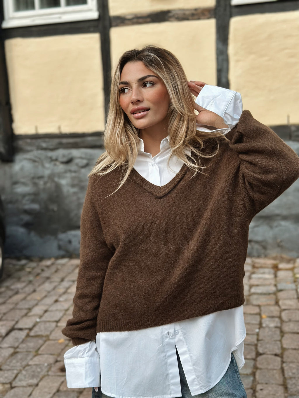 Stickad V-ringad tröja