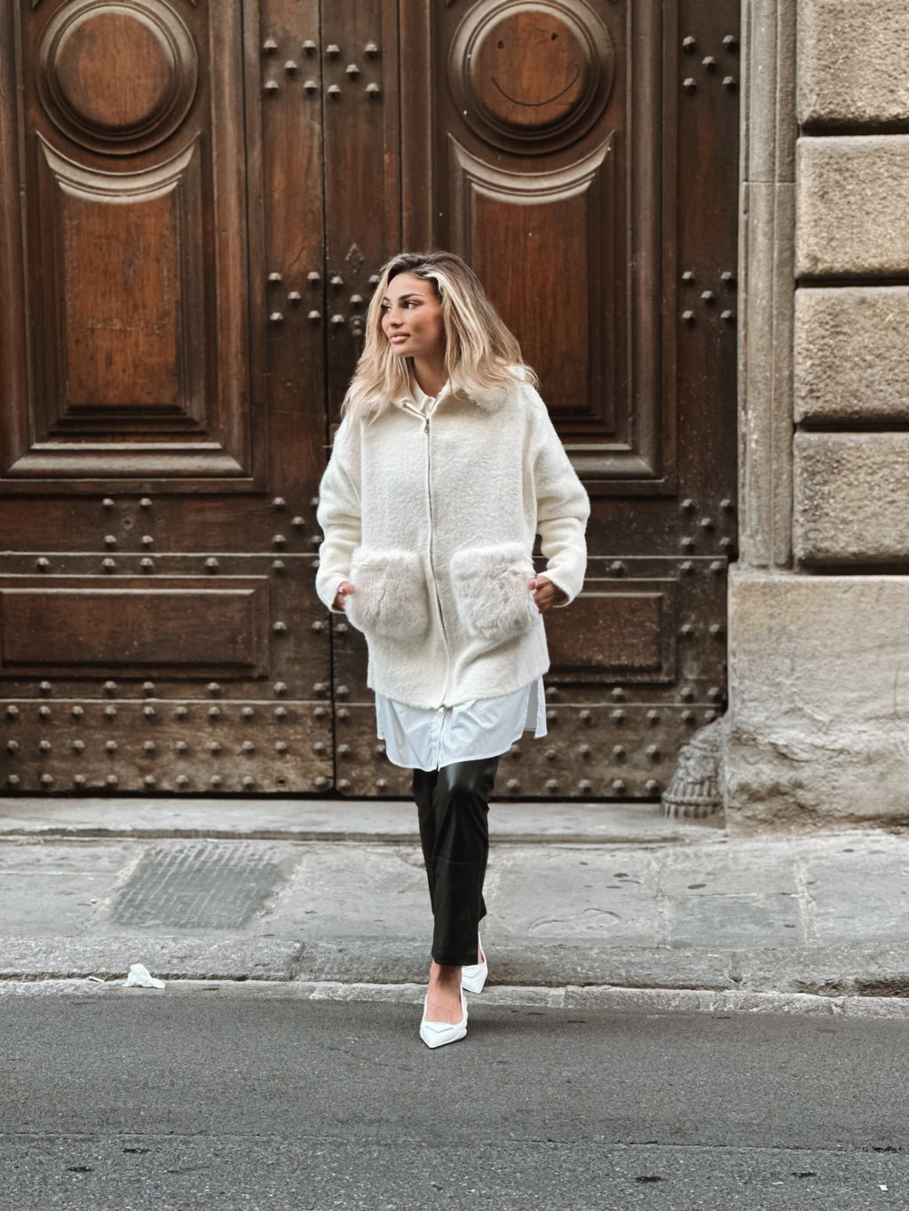 Teddyjacka med fickdetalj