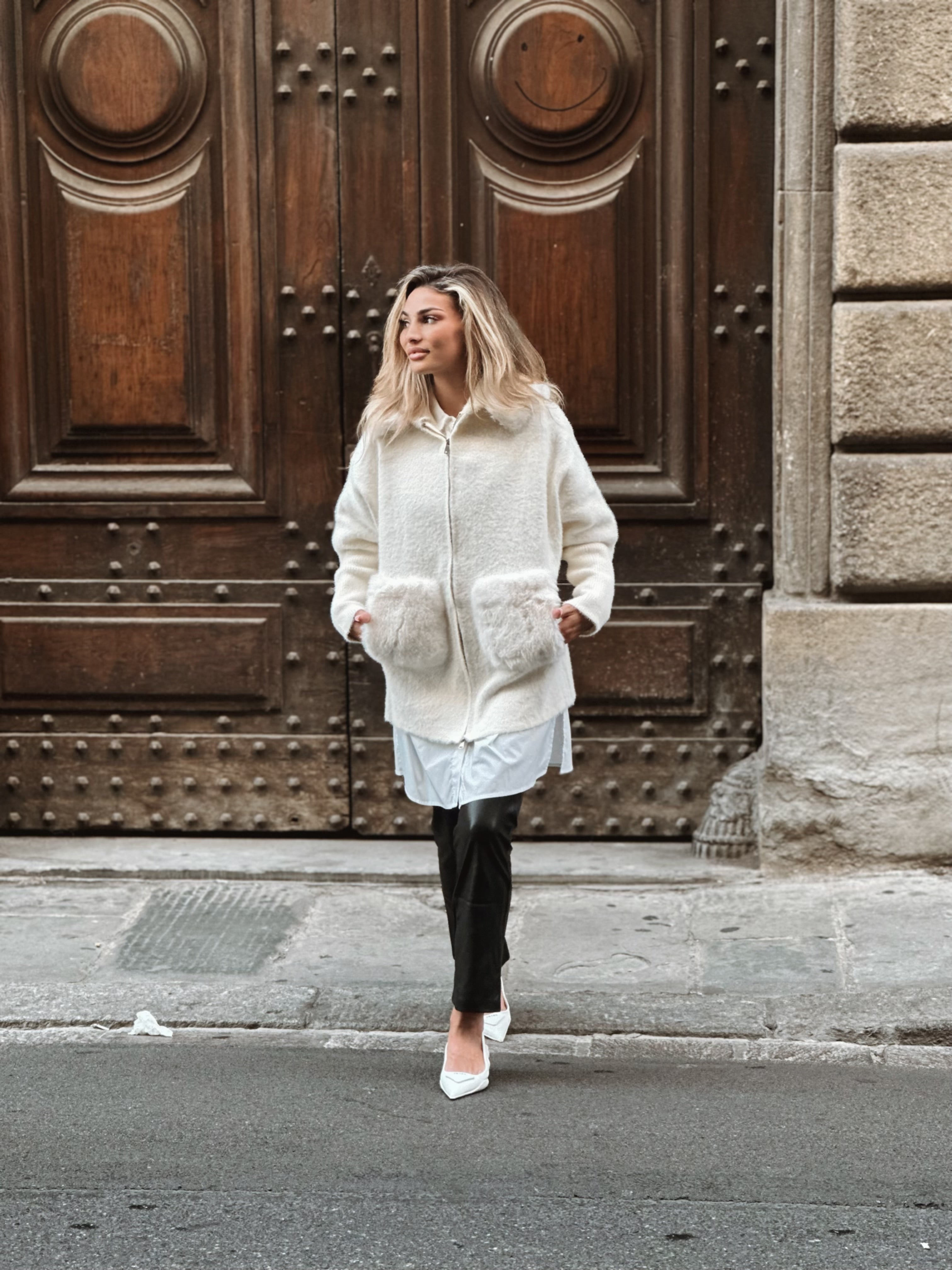 Teddyjacka med fickdetalj