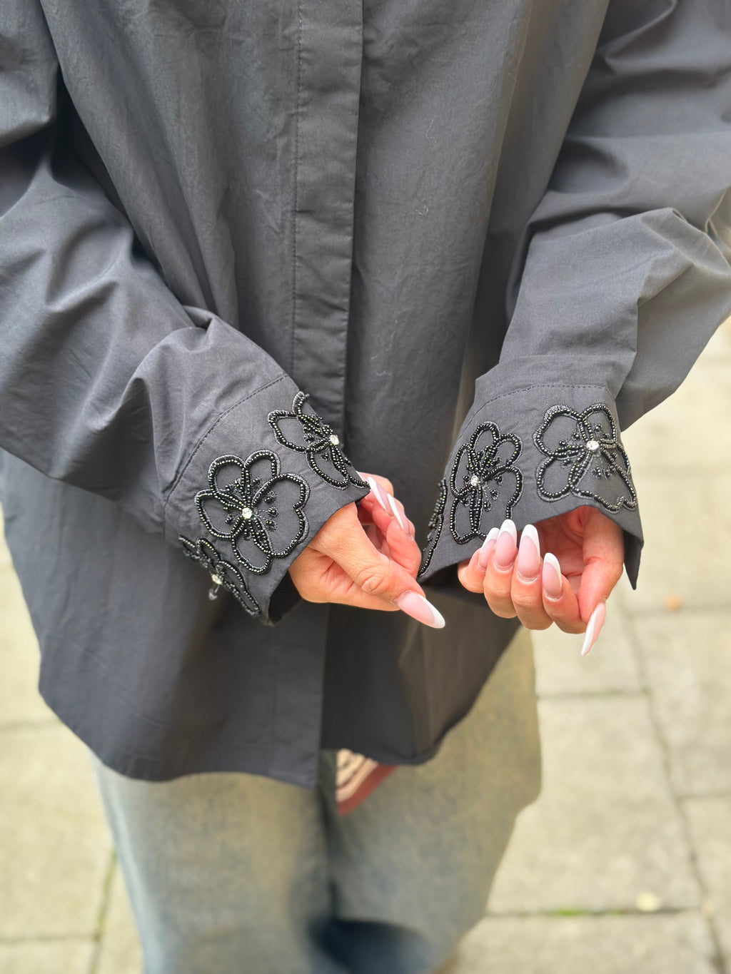 Skjorta med pärldetalj