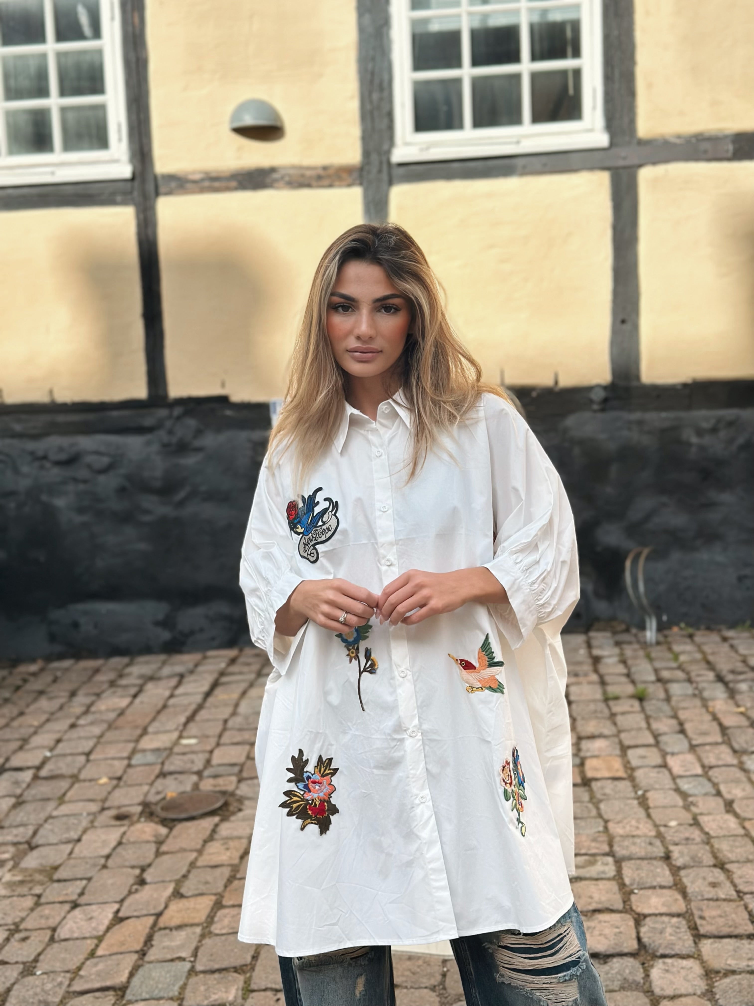 Oversized skjorta med detaljer