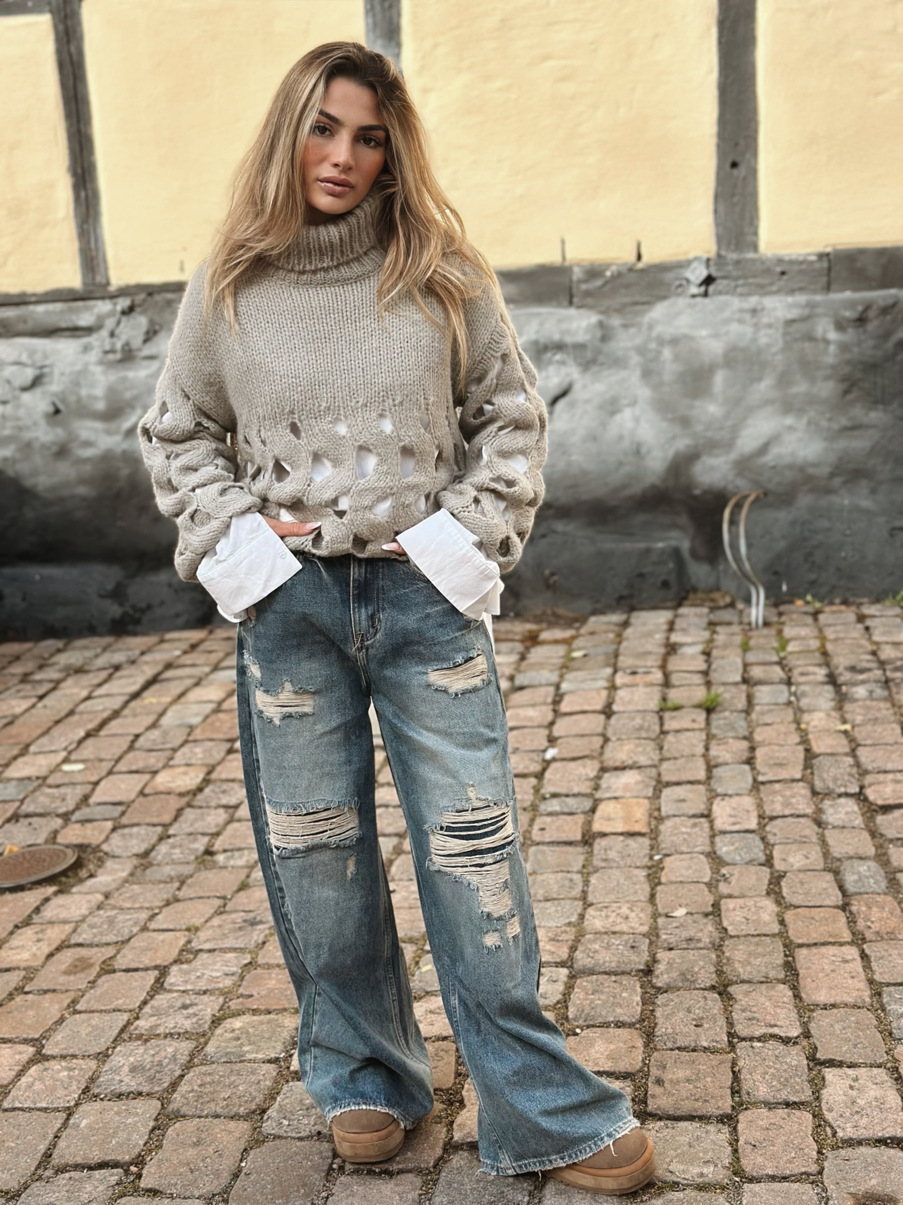 Baggy riped denim