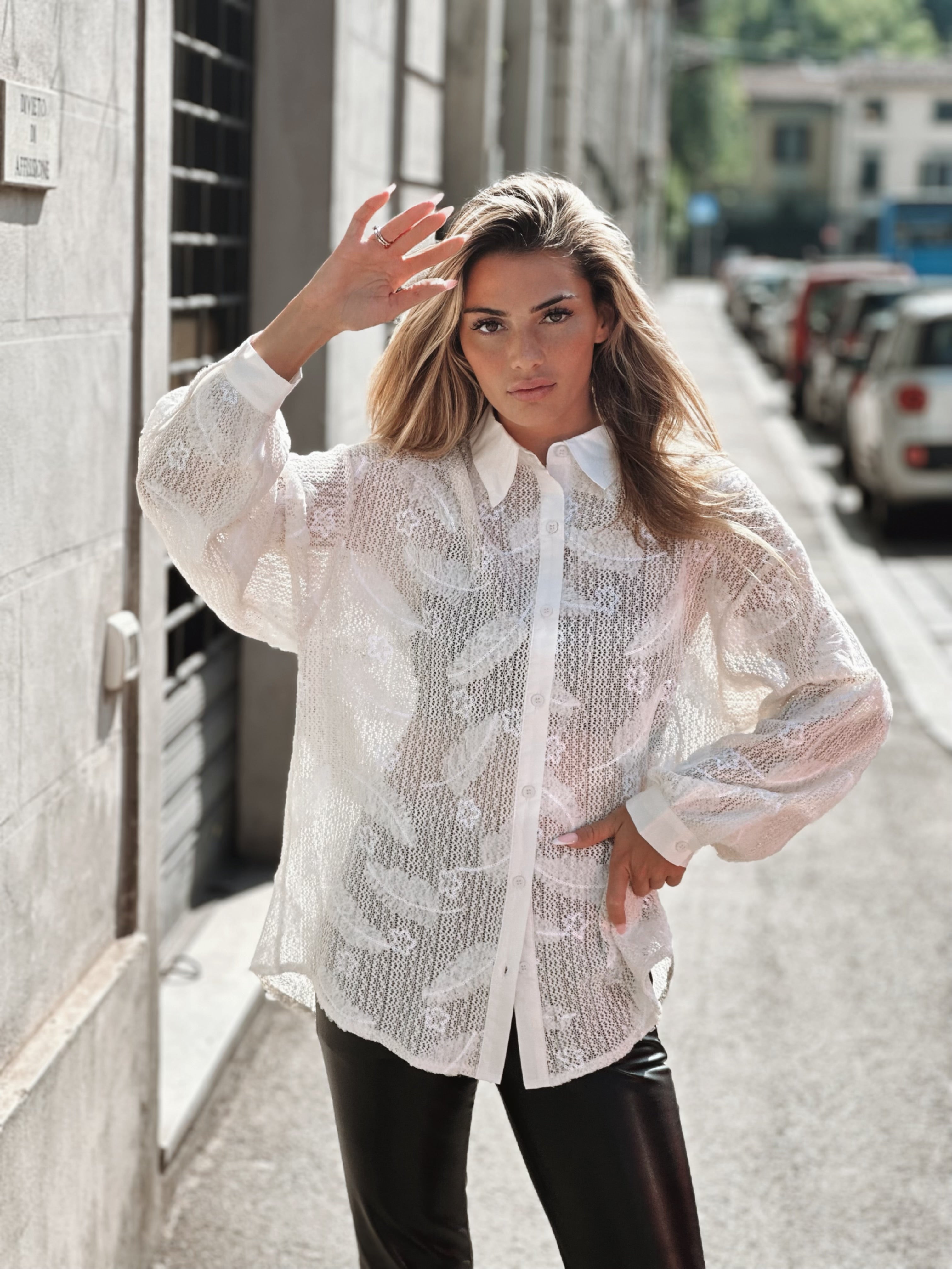 Skjorta med spetsdesign