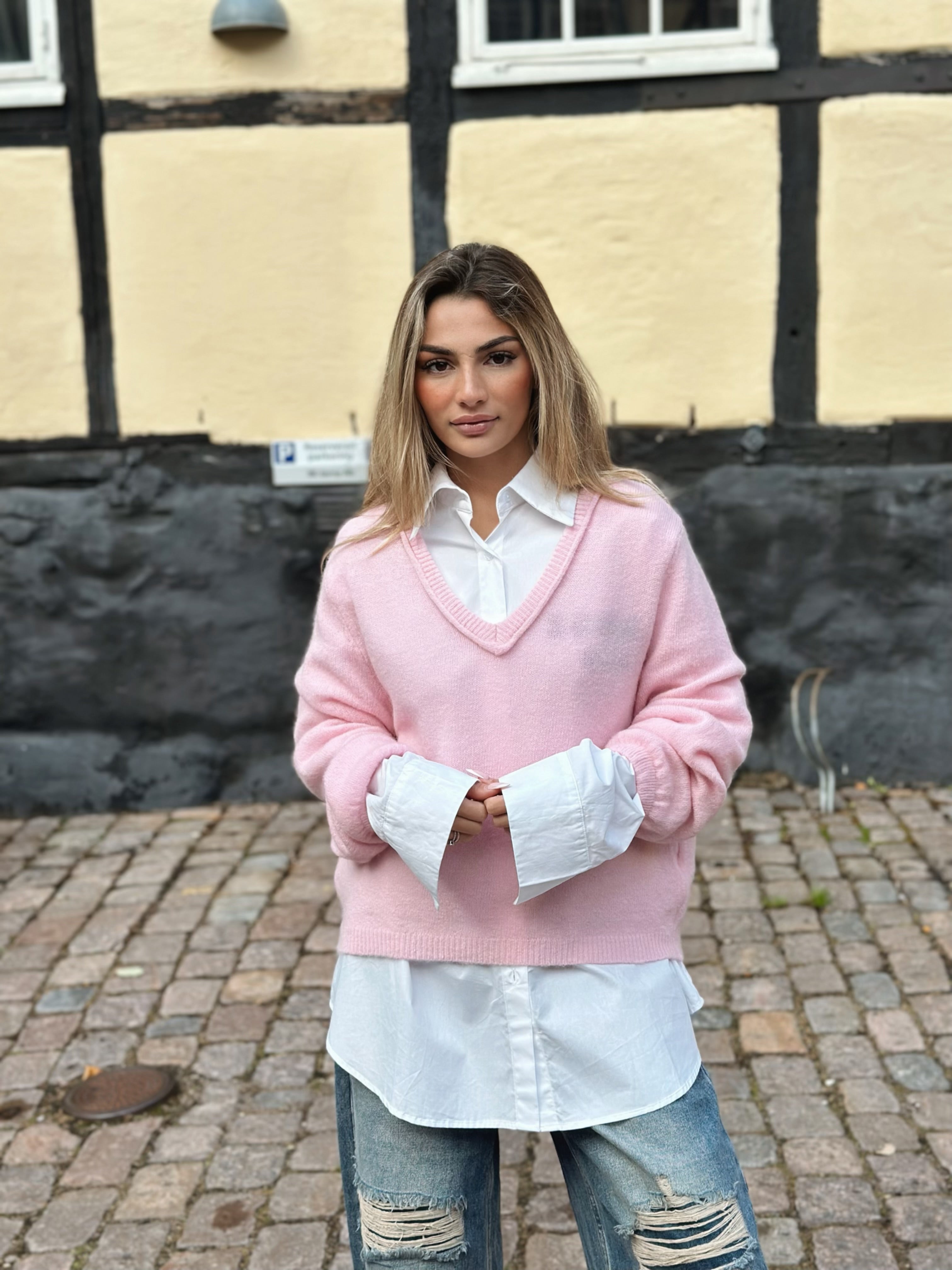 Stickad V-ringad tröja