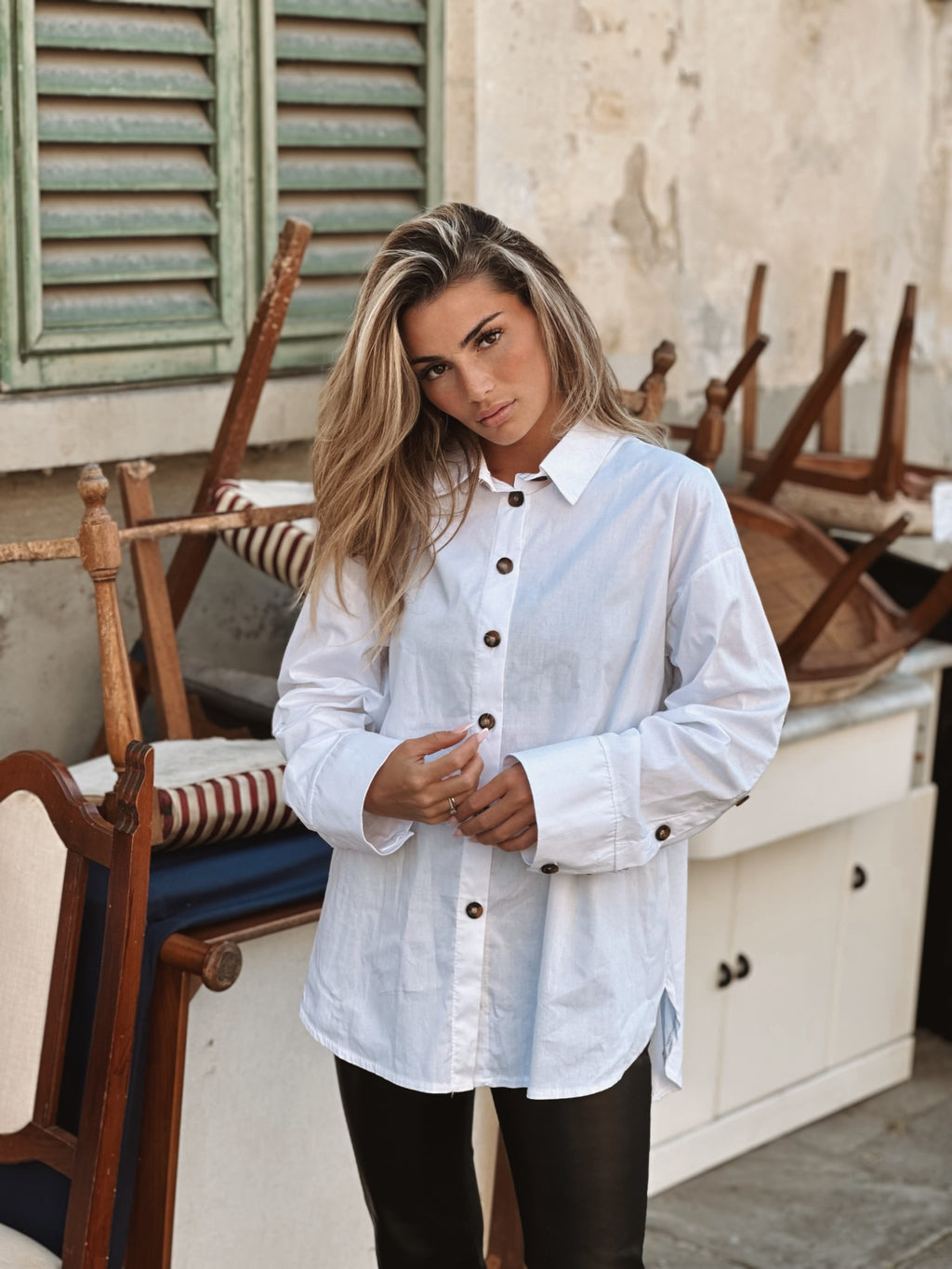 Trendig skjorta med knappar