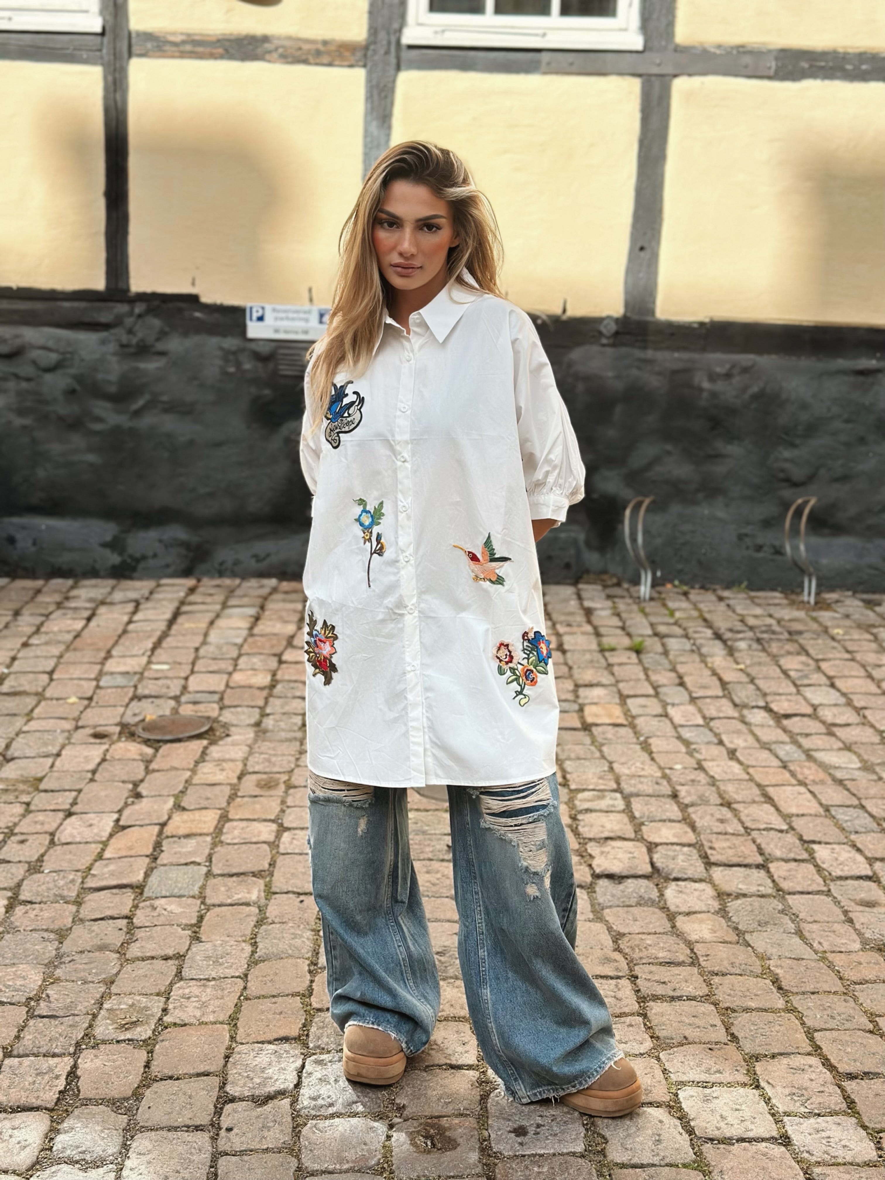 Oversized skjorta med detaljer