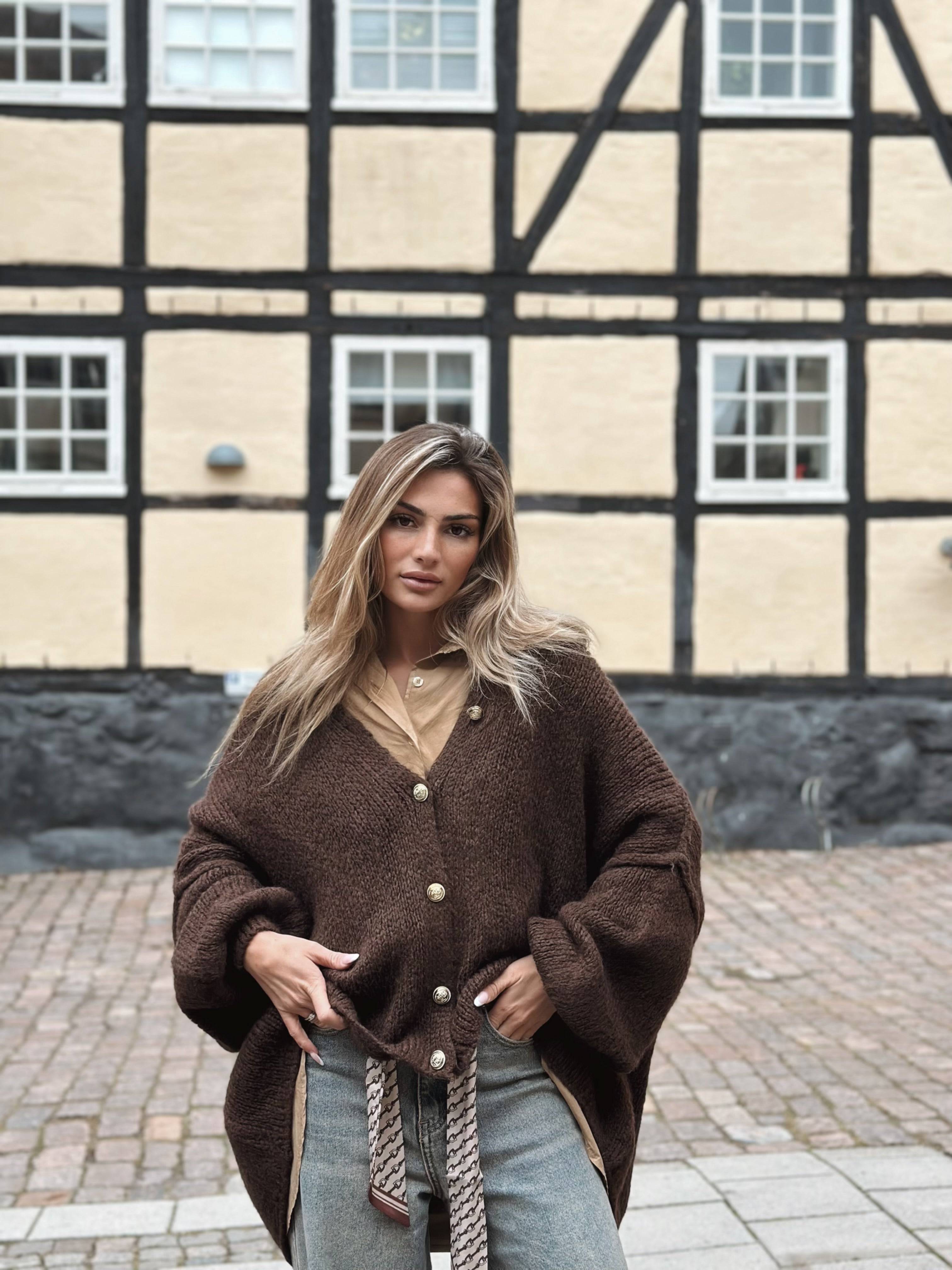 Oversized kofta med knappar