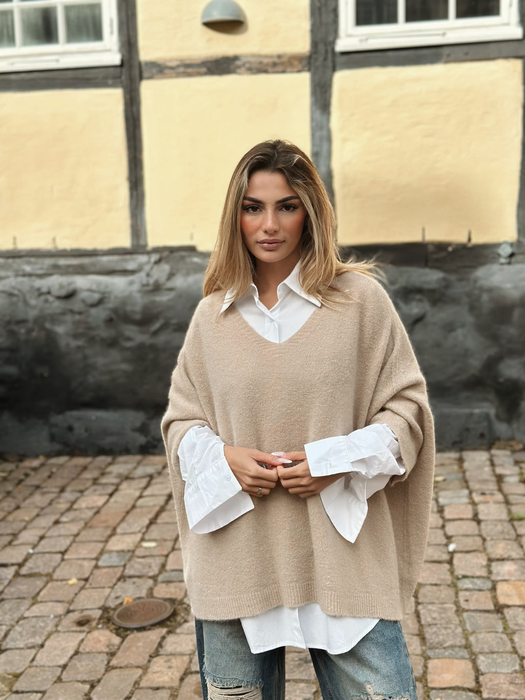 Ponchotröja med V-ringning