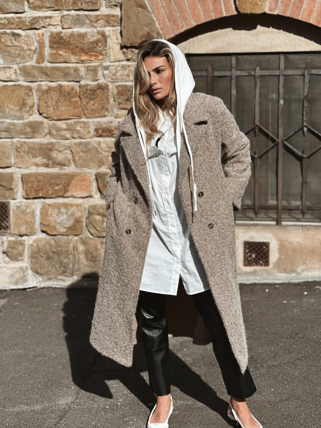 Ullkappa med fast huva