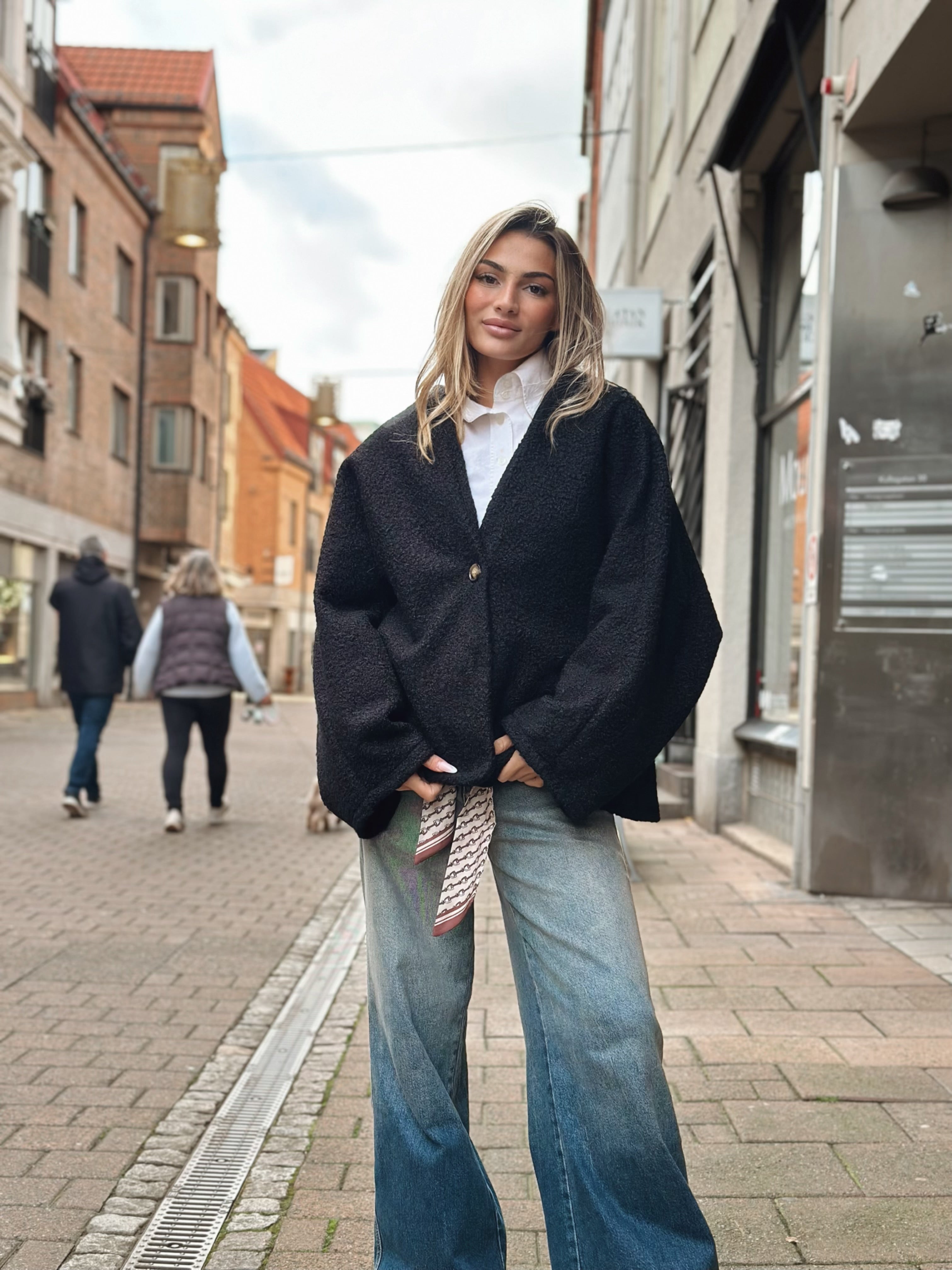 Kort oversized teddyjacka