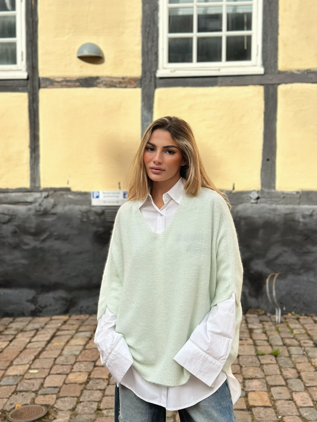 Ponchotröja med V-ringning