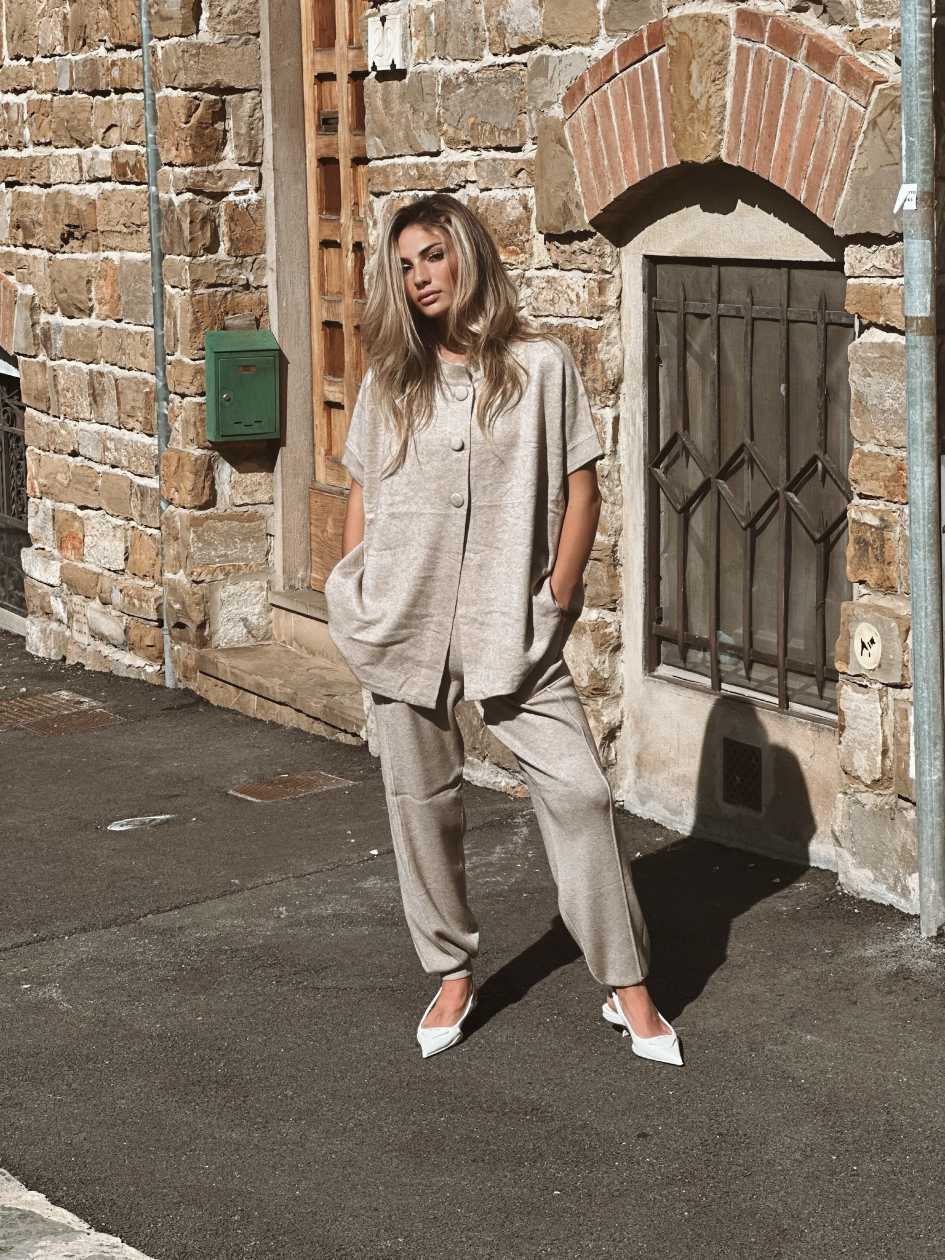 Matchande stickad byxa