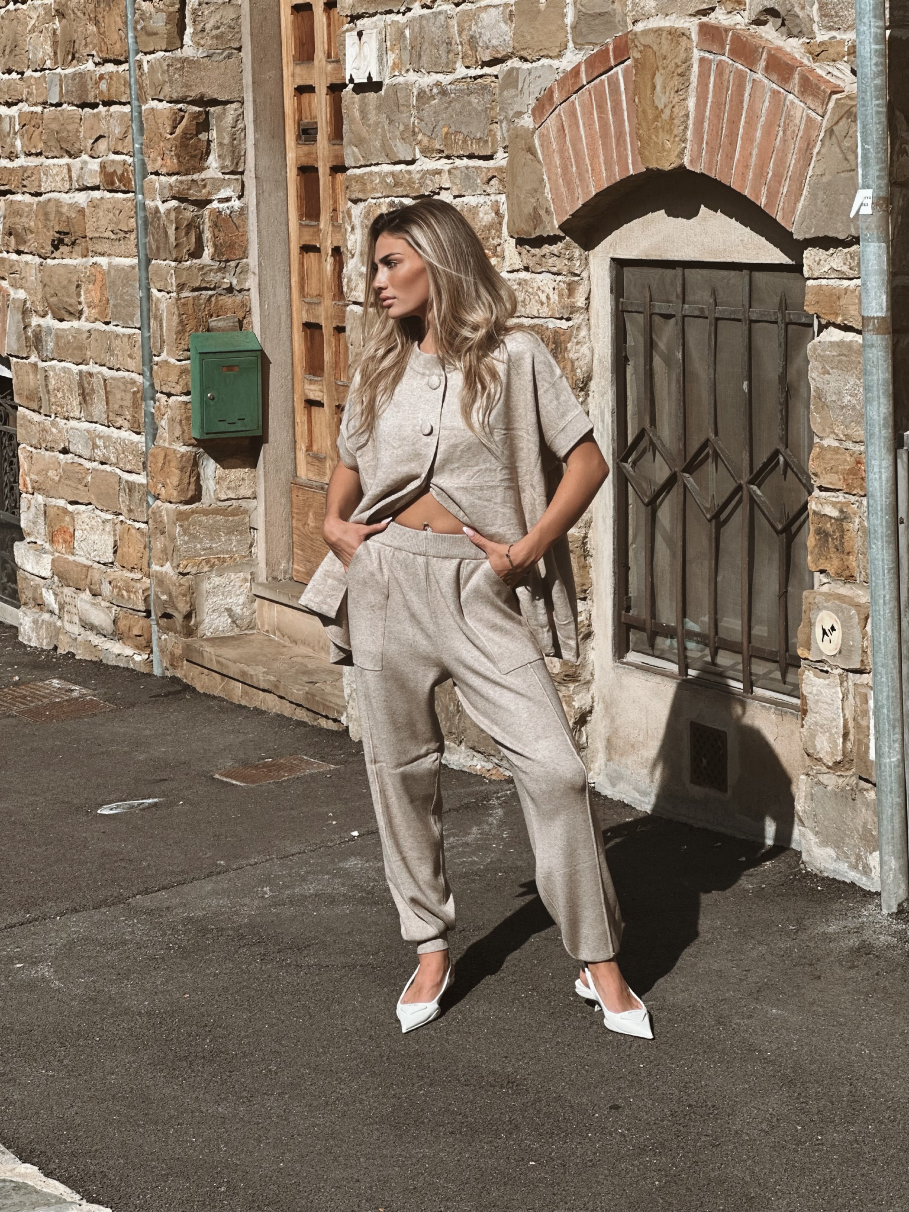 Matchande stickad byxa