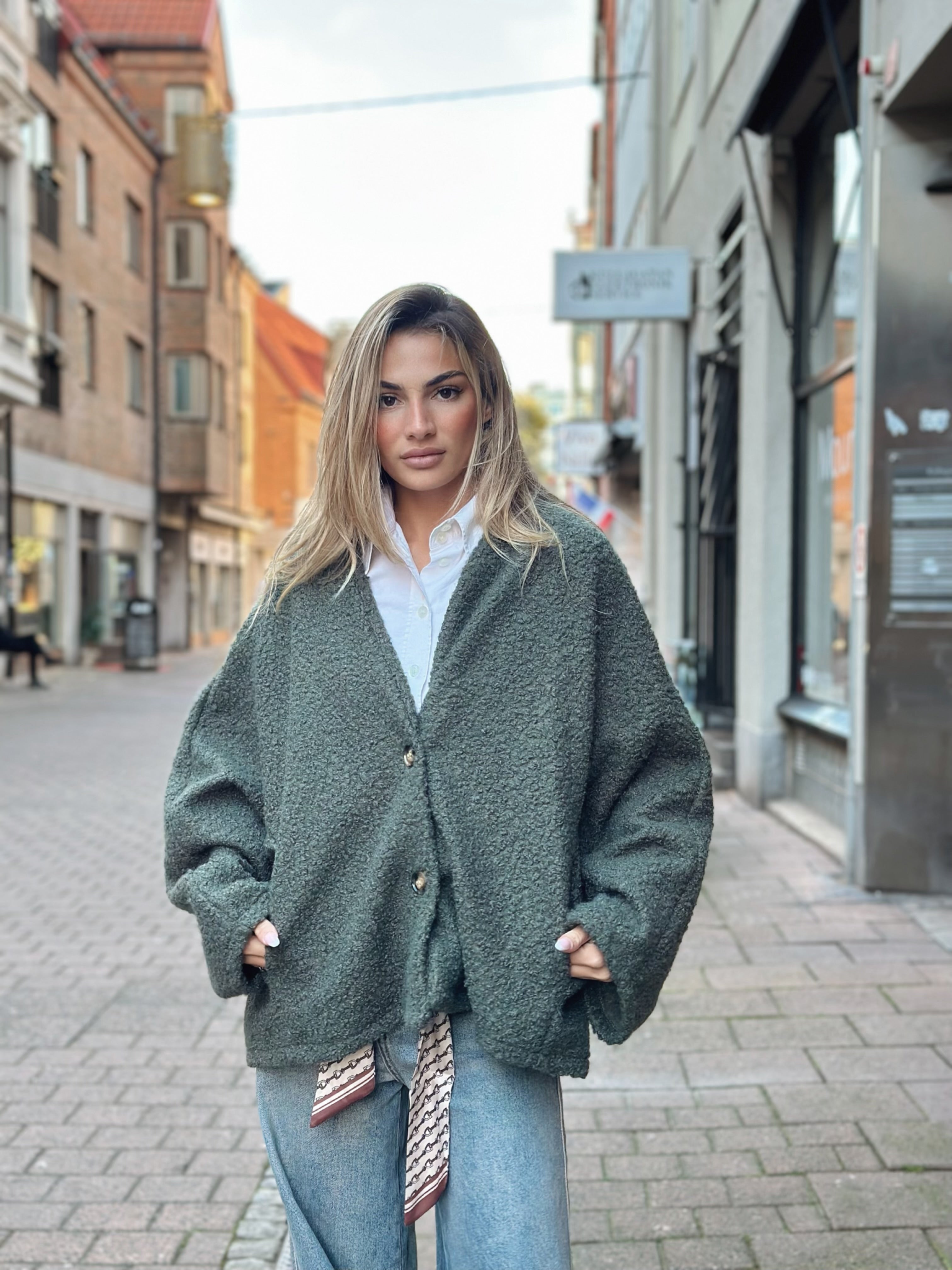 Kort oversized teddyjacka