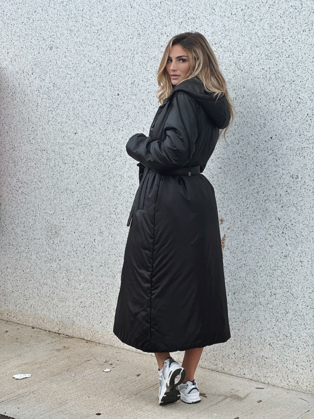 Lång Pufferkappa med Huva & Skärp