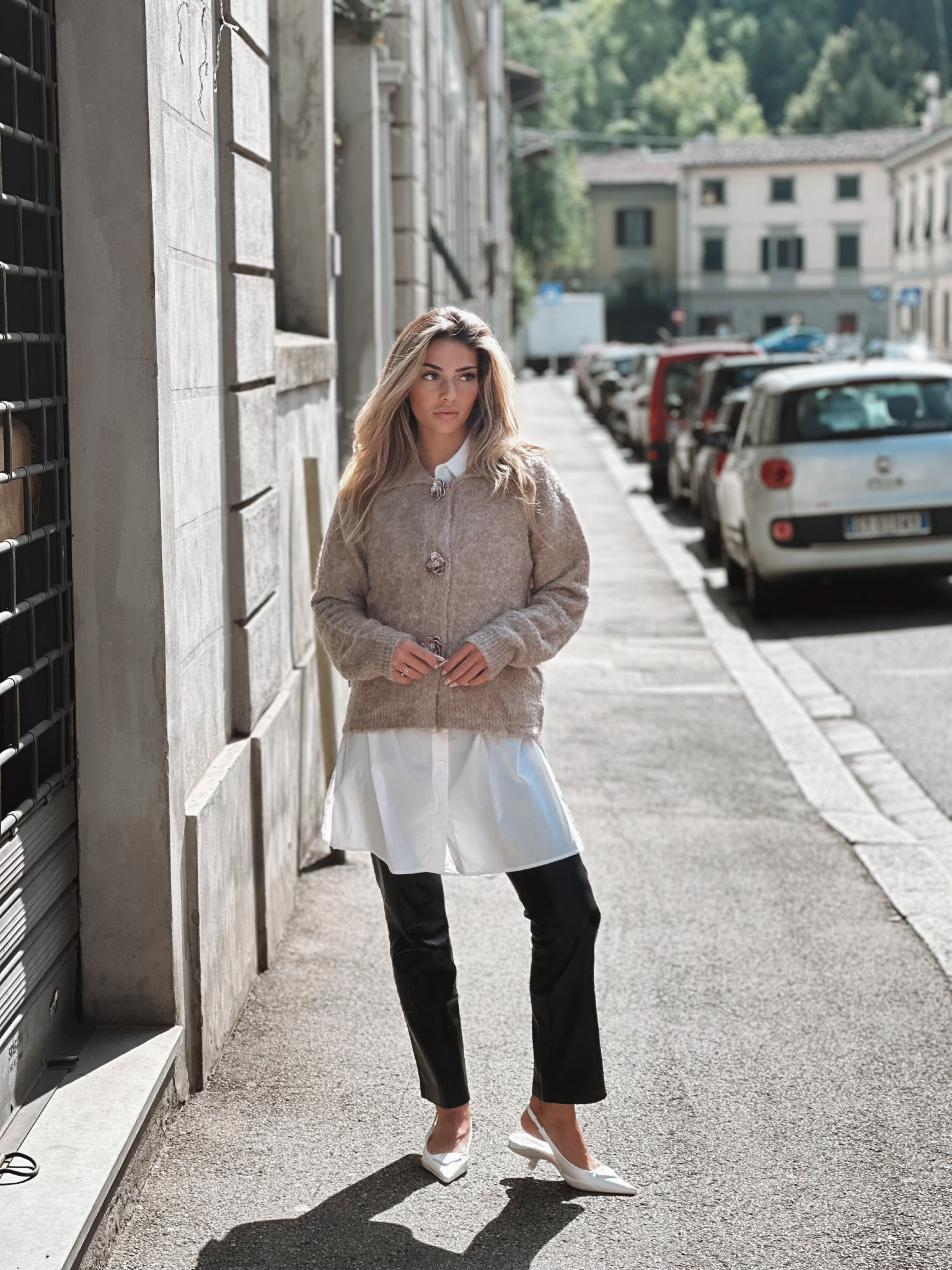 Mysig kofta med unika knappar