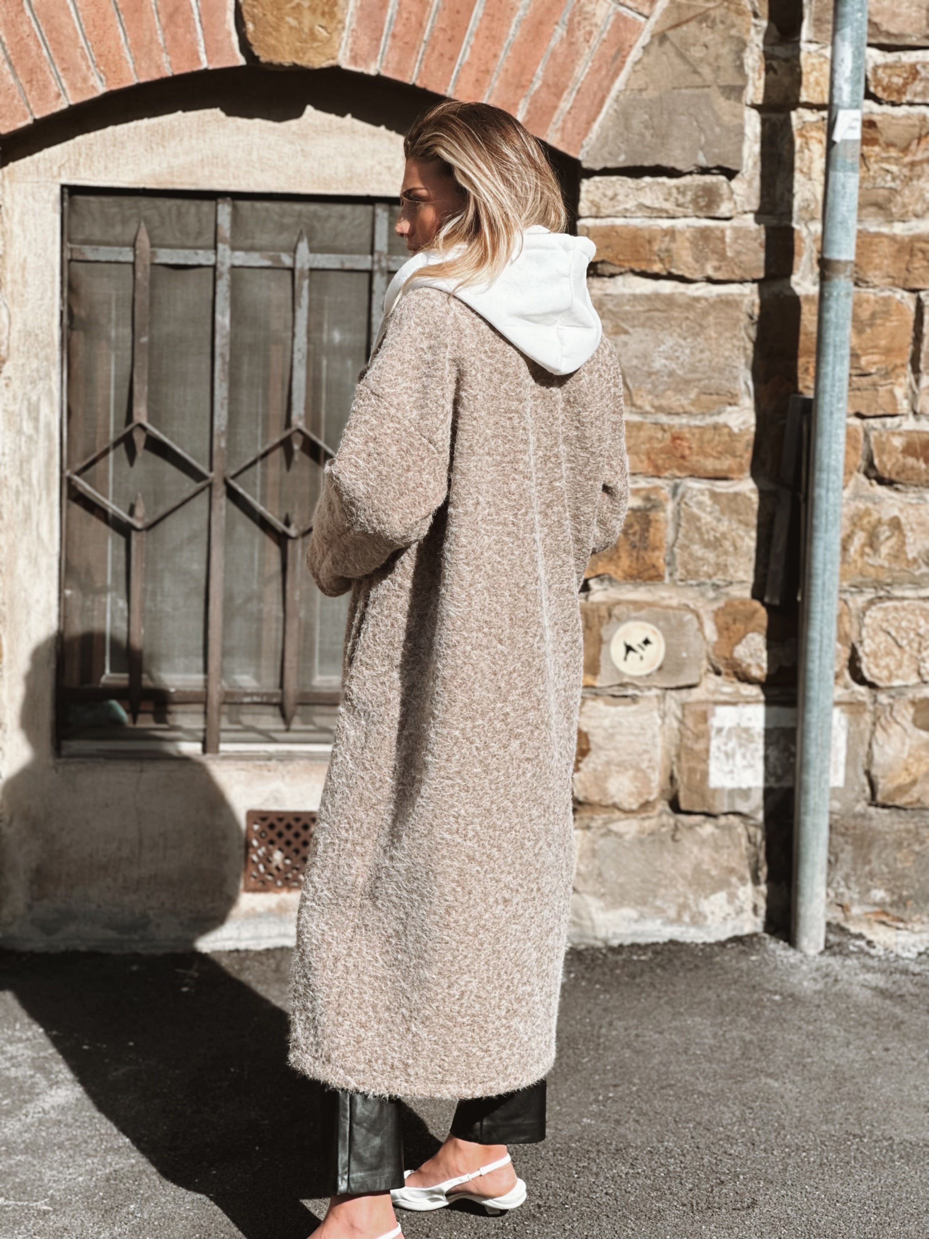 Ullkappa med fast huva