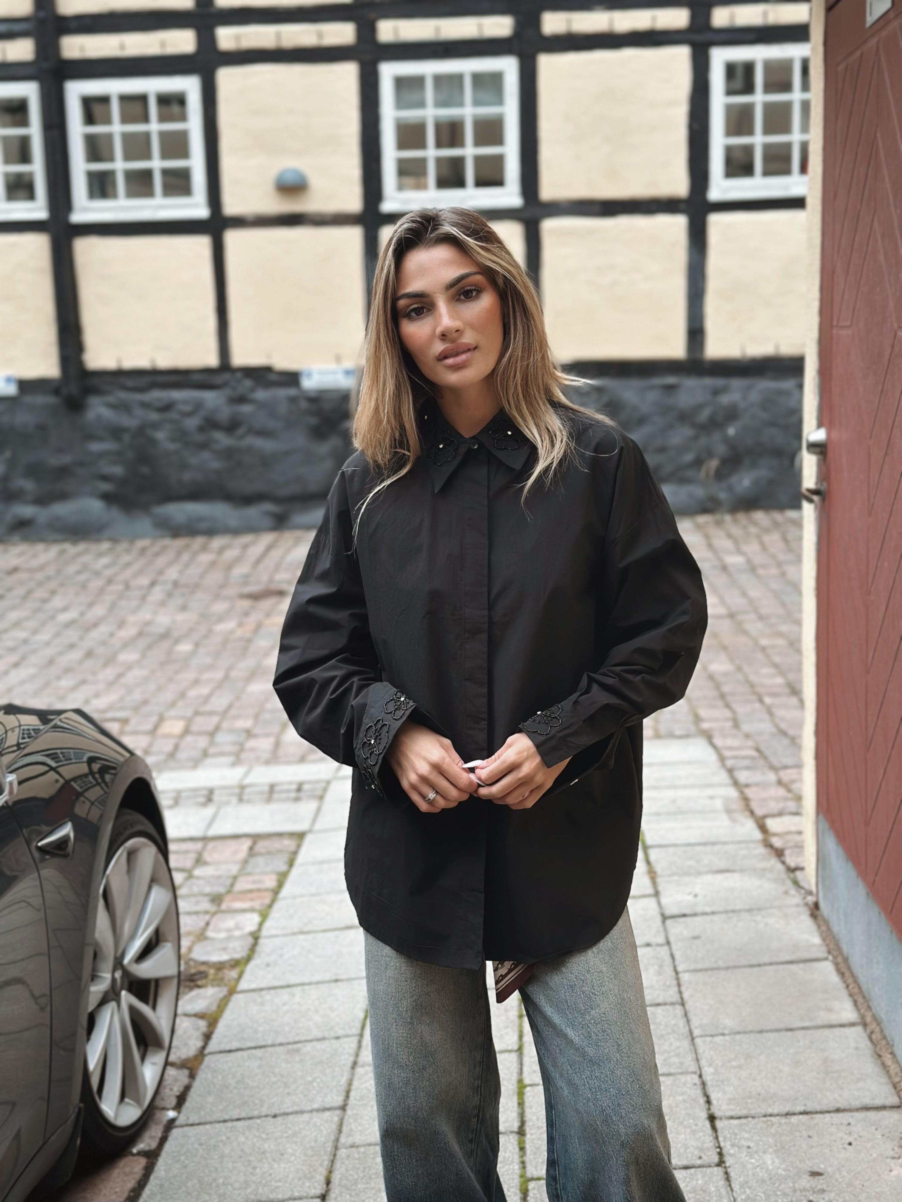 Skjorta med pärldetalj