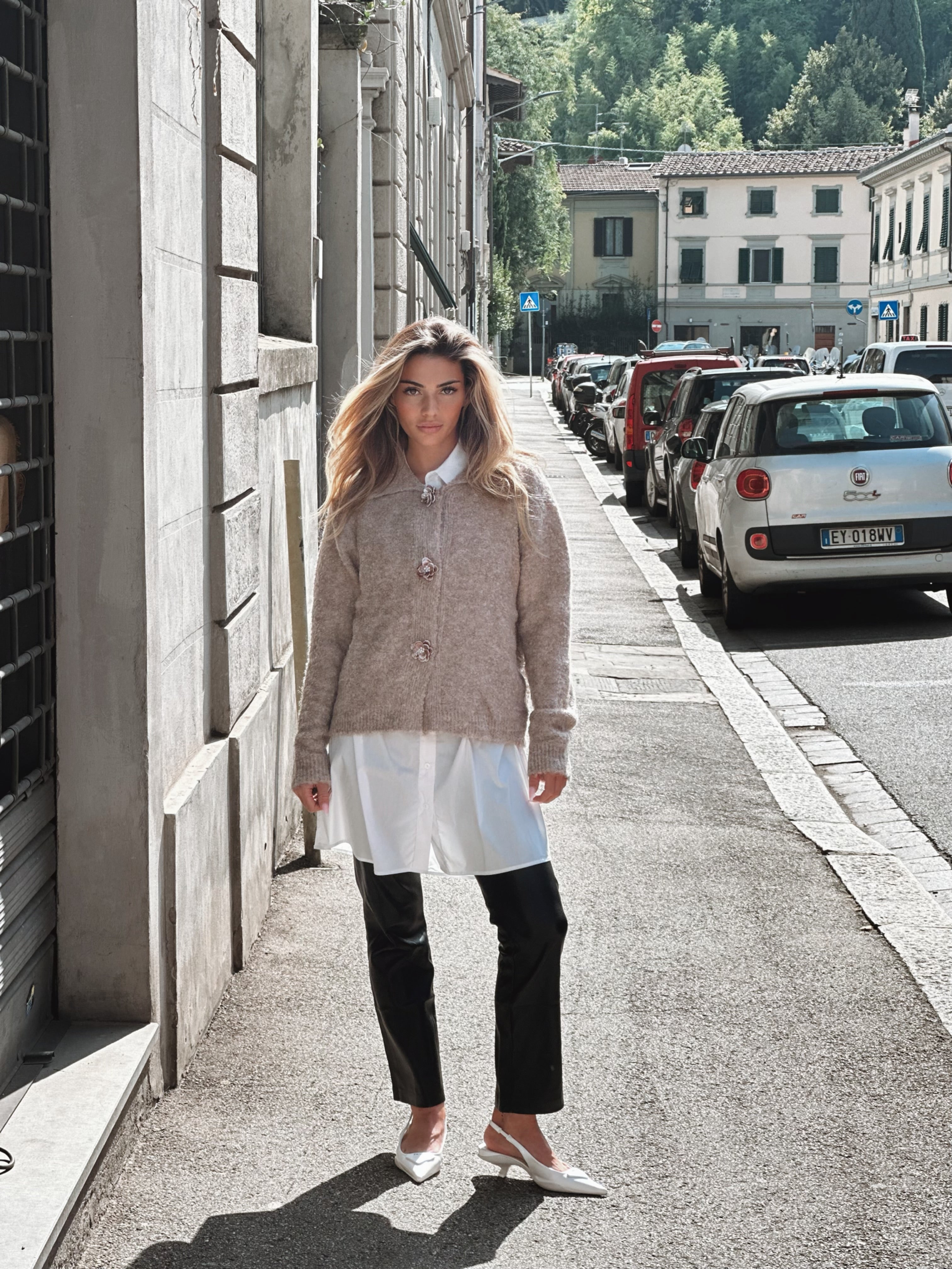 Mysig kofta med unika knappar