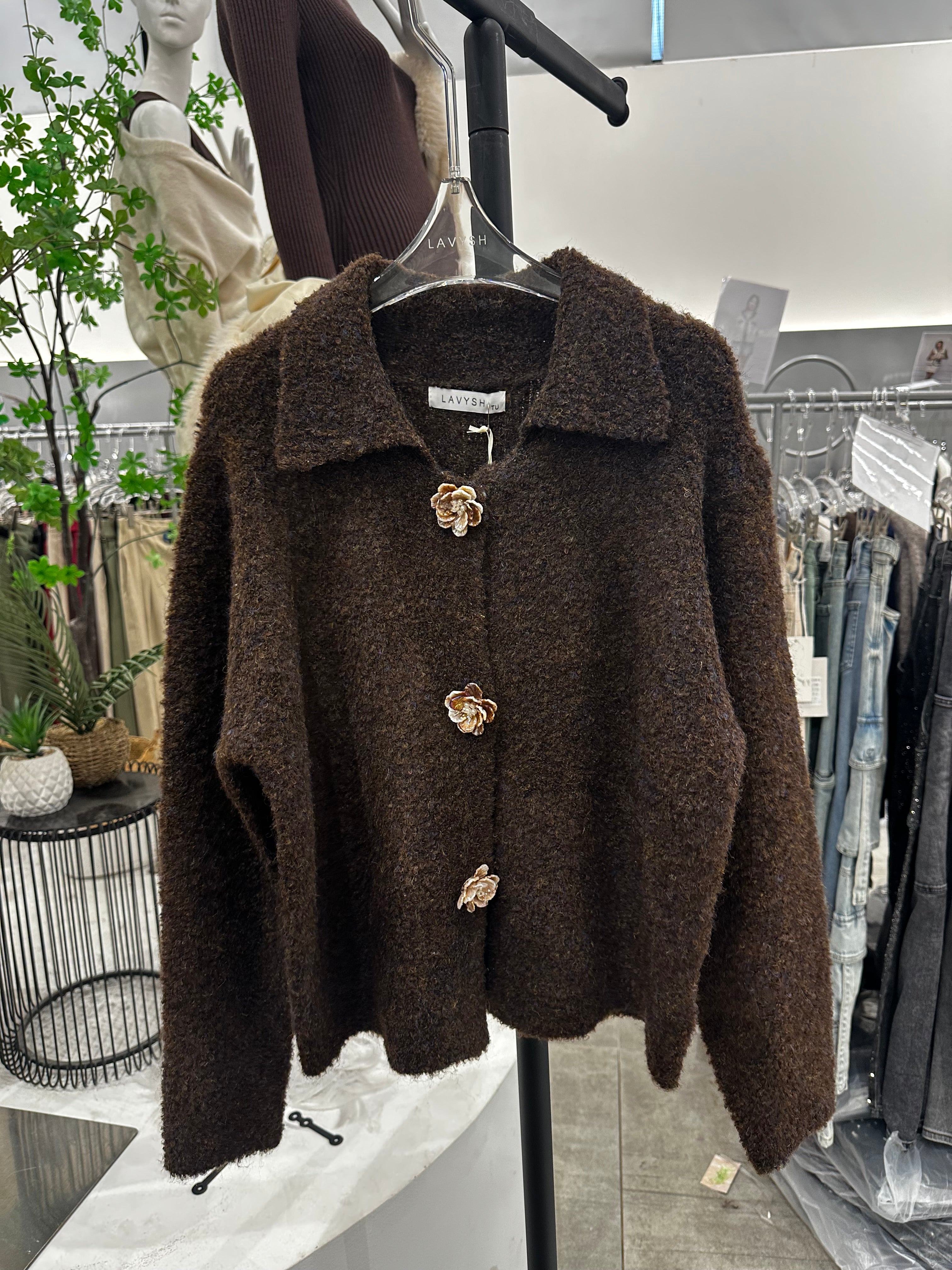 Mysig kofta med unika knappar