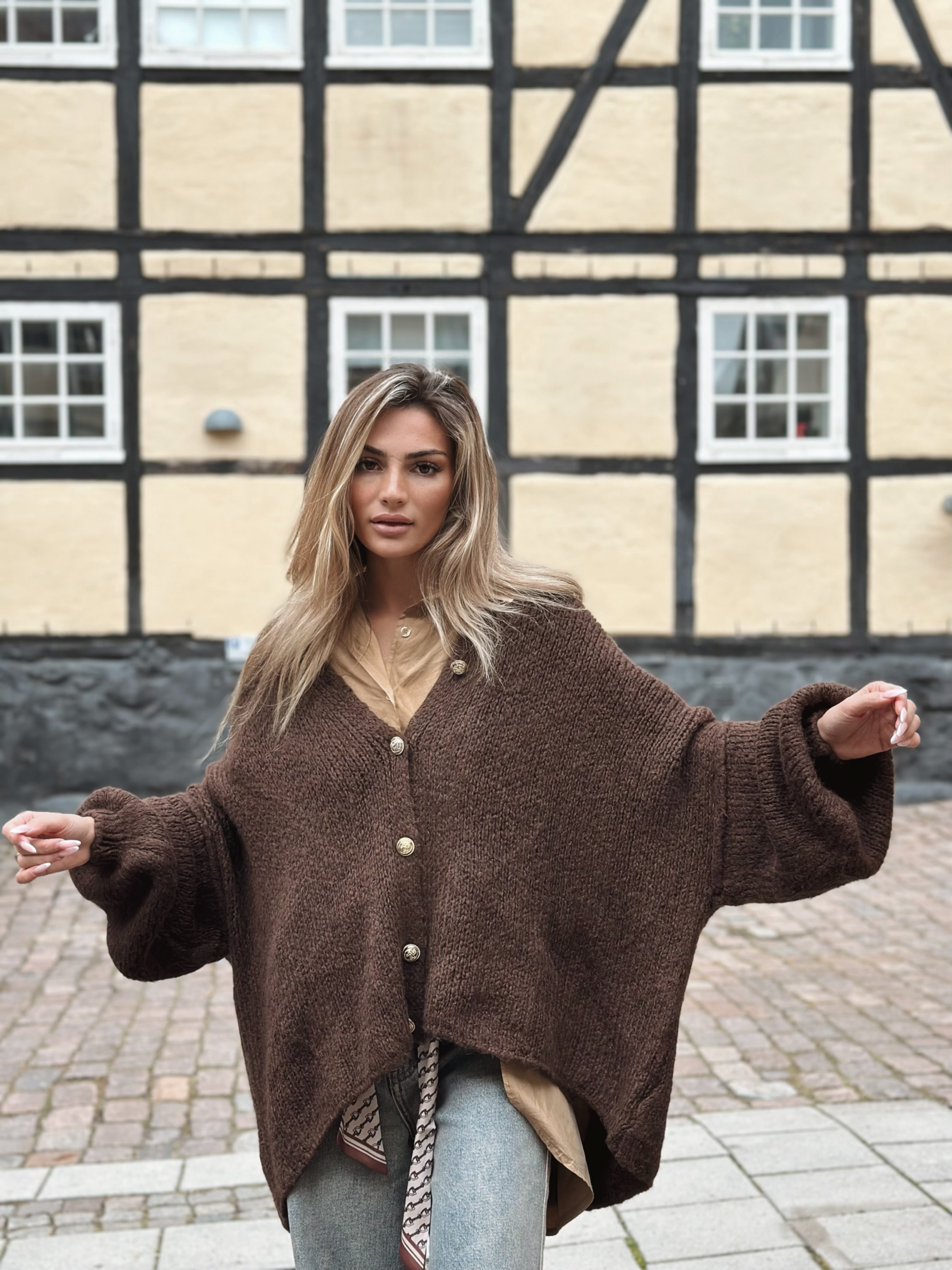 Oversized kofta med knappar