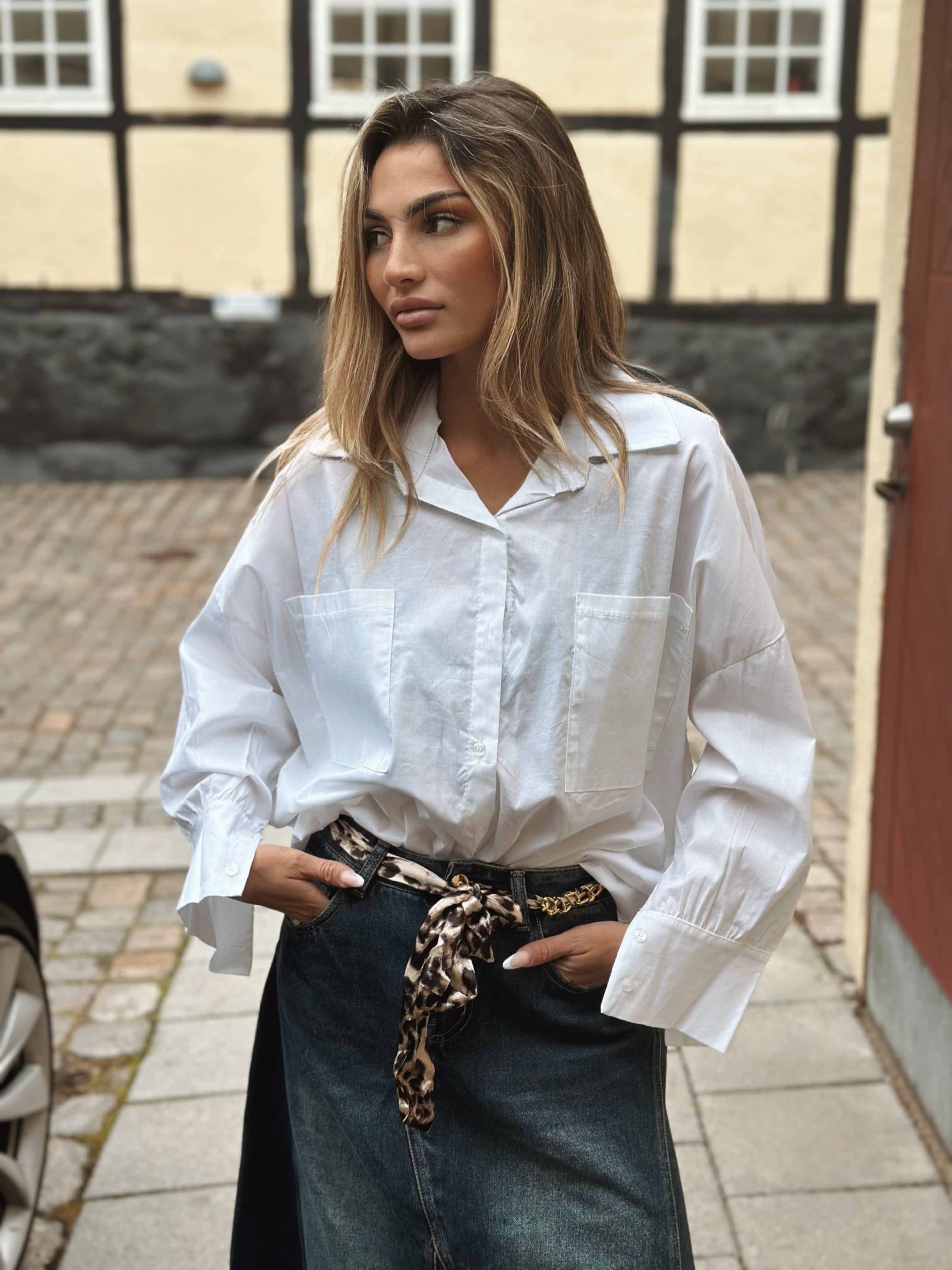 Vit oversized skjorta