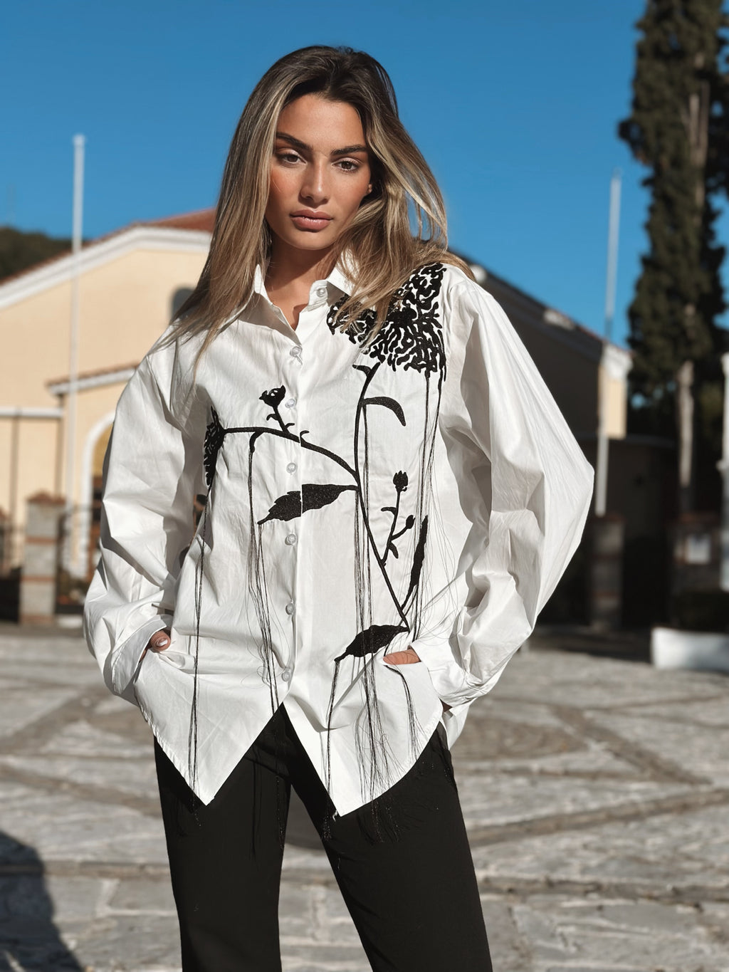 skjorta med detaljer