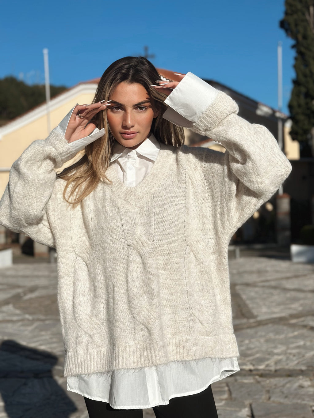 Tröja med insydd skjorta