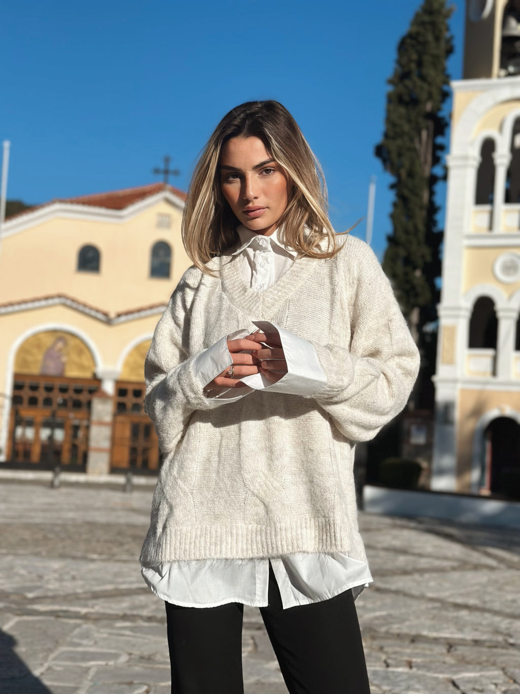 Tröja med insydd skjorta