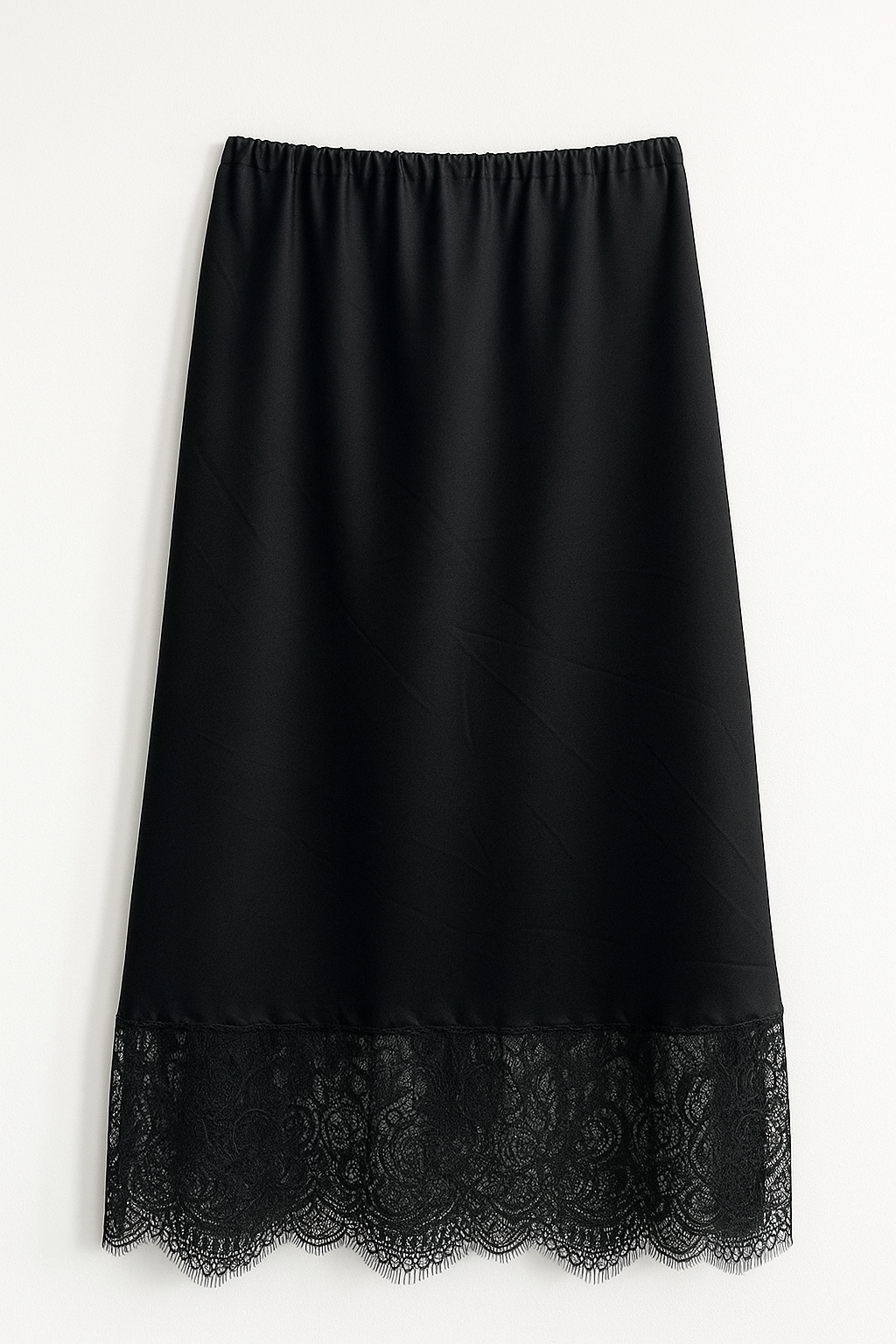 Trendig satinkjol med spets