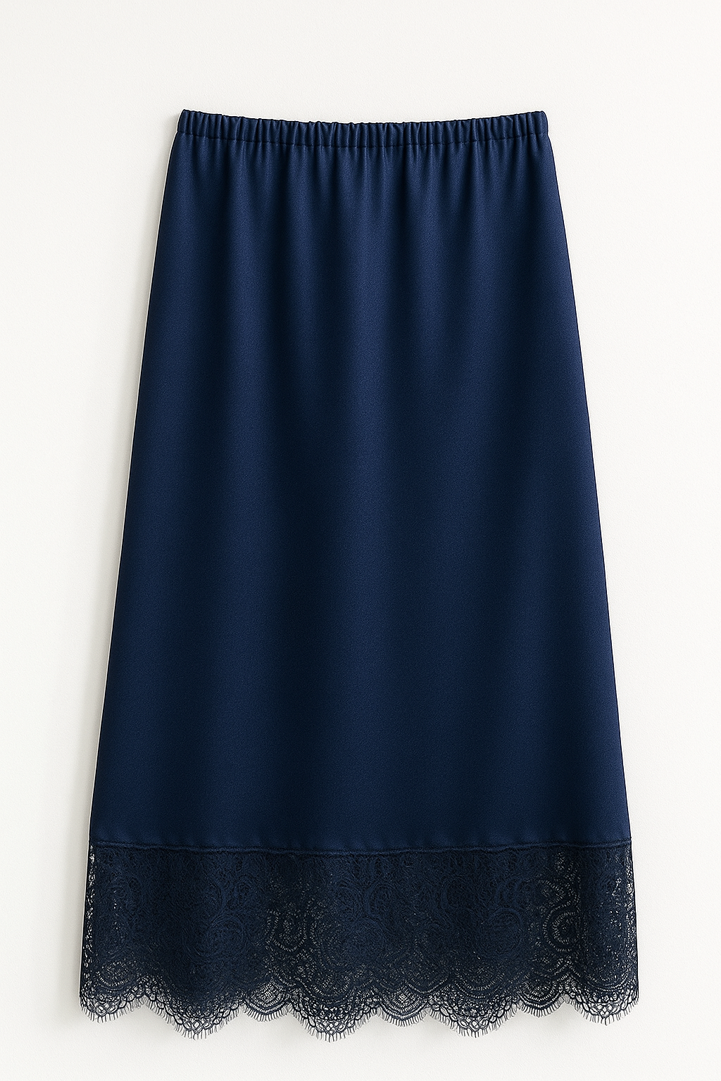 Trendig satinkjol med spets